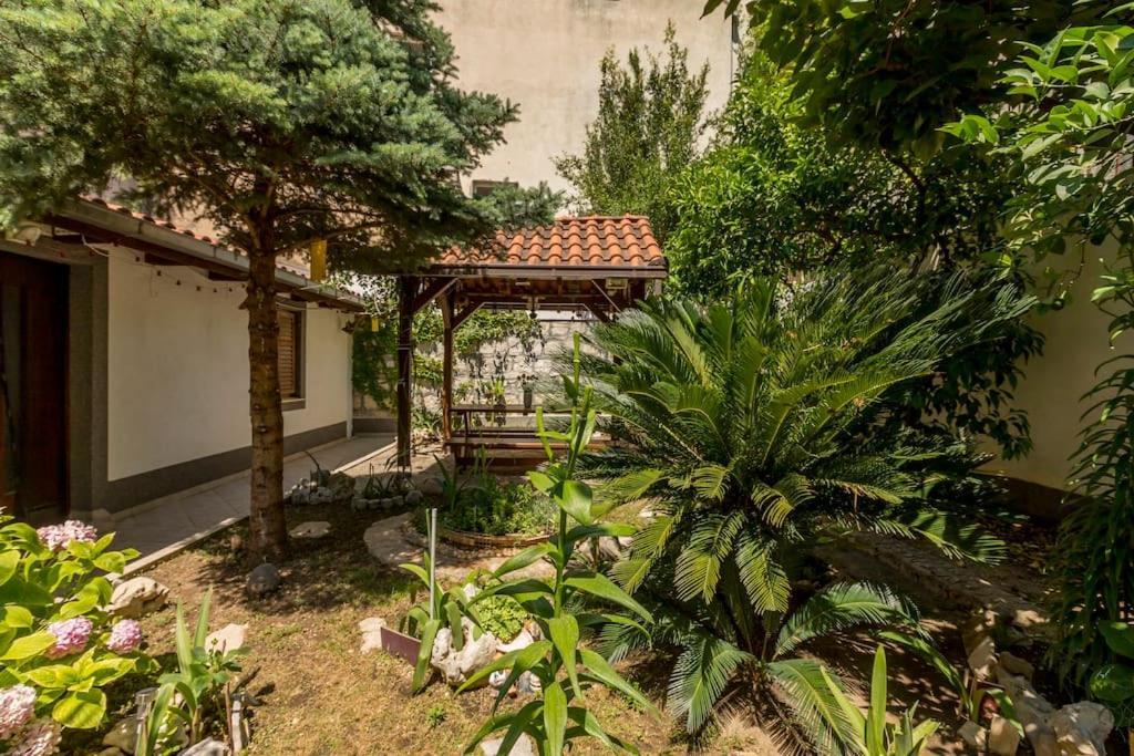 Apartment Paradise Garden Split Exterior photo