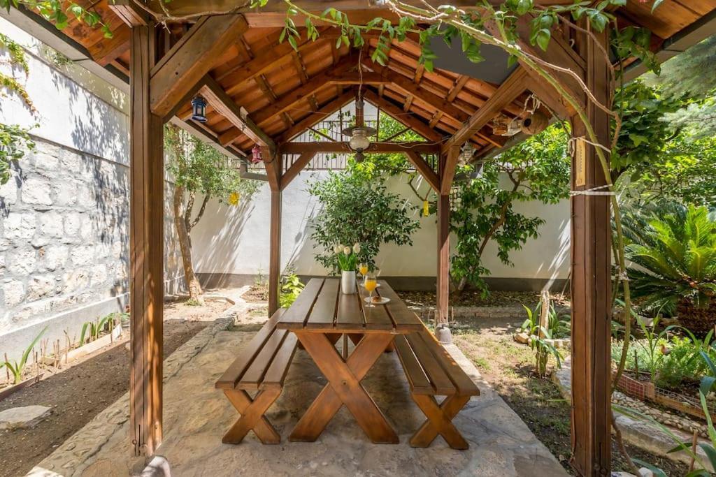 Apartment Paradise Garden Split Exterior photo